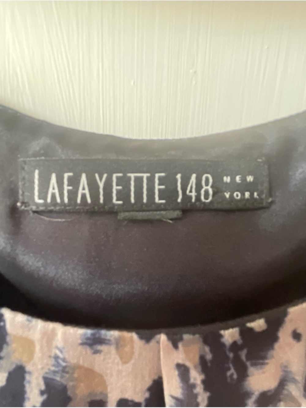 Lafayette 148 New York Taupe/Navy Animal-Print Silk Sleeveless Camisole 16 - $20 - Picture 2 of 9